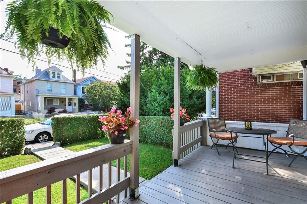 311 Grove Mckees Rocks Pa McKees Rocks, PA 15136 - Photo 3 of 17 Front Porch