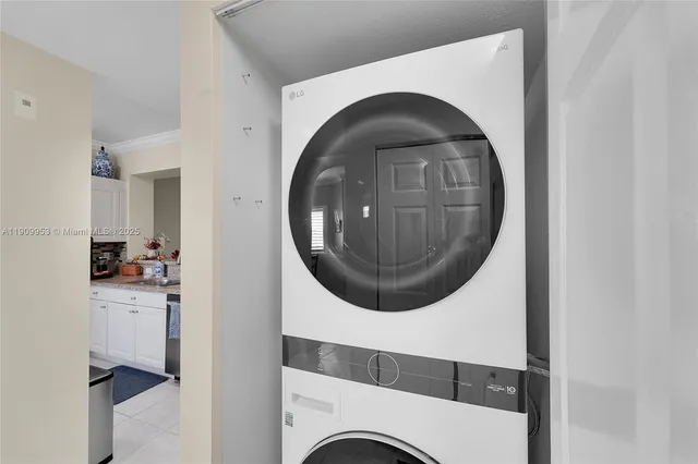 $289,900 | 7647 Southampton Terrace, Unit 403, Tamarac, FL 33321