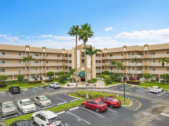 $289,900 | 7647 Southampton Terrace, Unit 403, Tamarac, FL 33321