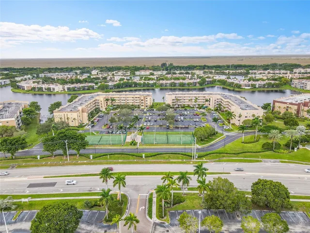 $289,900 | 7647 Southampton Terrace, Unit 403, Tamarac, FL 33321