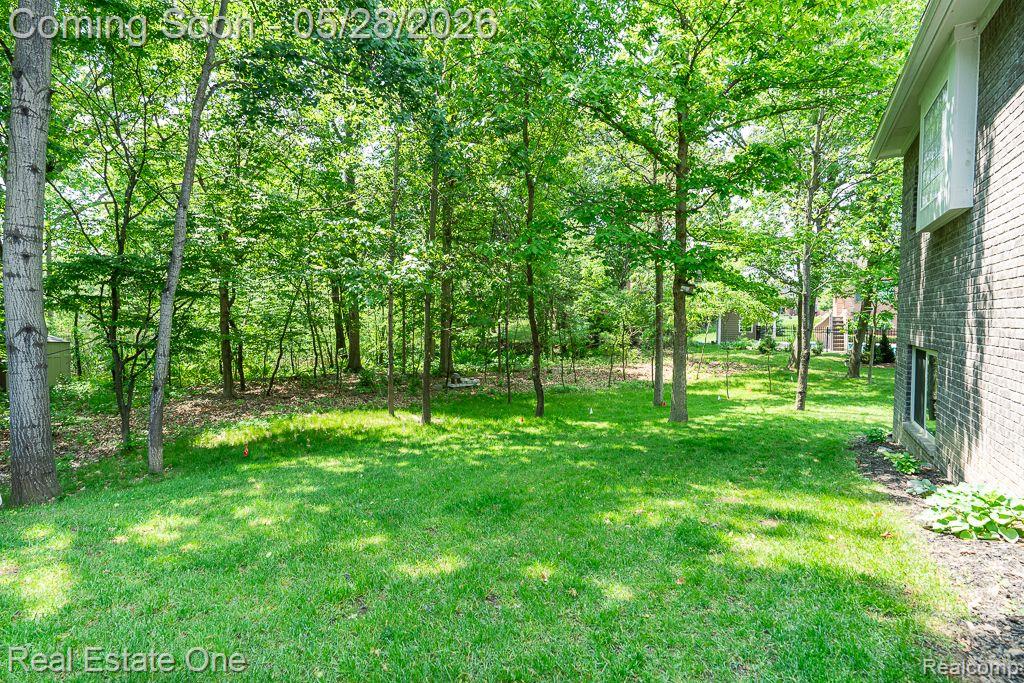 60553 Pennington Way Rochester, MI 48306 - Photo 32 of 35