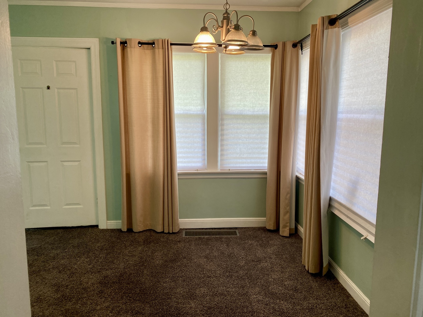 6845 Willow Springs Road Countryside, IL 60525 - Photo 6 of 16 a view of empty room with a ceiling fan