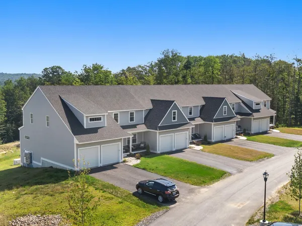$654,900 | 75 Driftwood Circle, Unit 29, Sandown, NH 03873