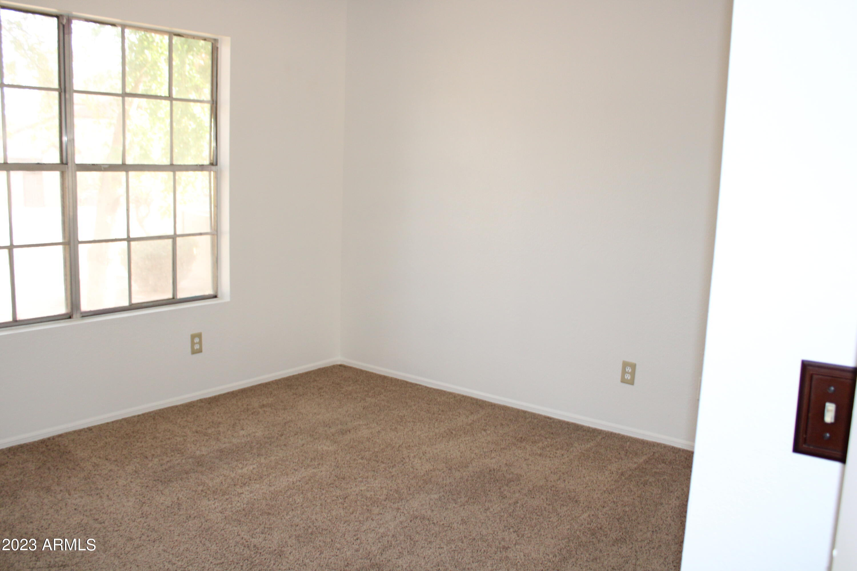 8111 West Wacker Road, Unit 6 Peoria, AZ 85381 - Photo 8 of 16 IMG_1243