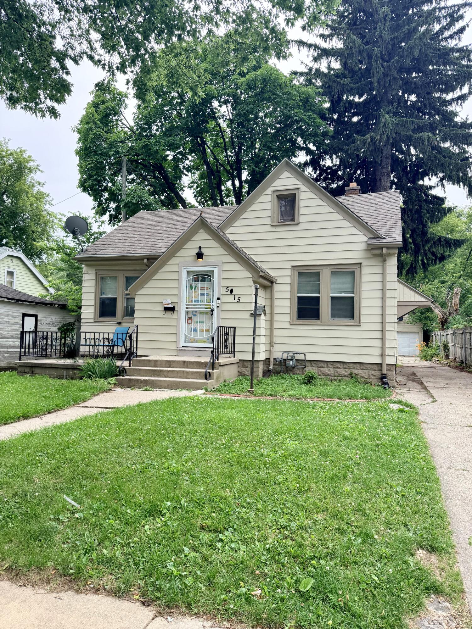 5015 North 49th Street Milwaukee, WI 53218 - Photo 1 of 24 IMG_4439