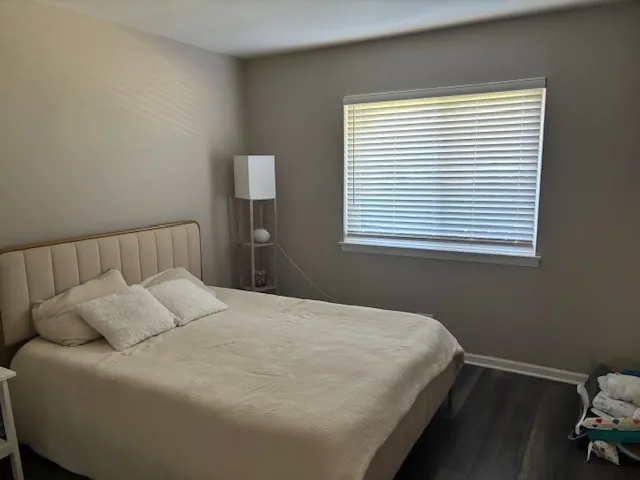 $227,000 | 9388 Bay Colony Drive, Unit 1S, Des Plaines, IL 60016