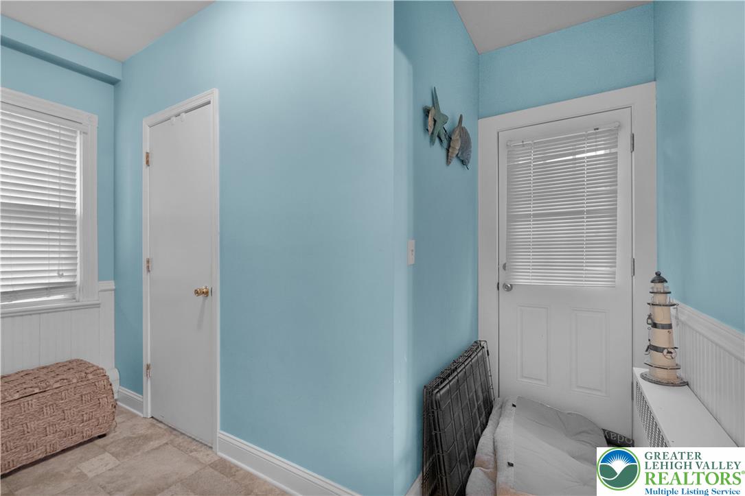99 Garibaldi Avenue Roseto, PA 18013 - Photo 10 of 39 1st floor