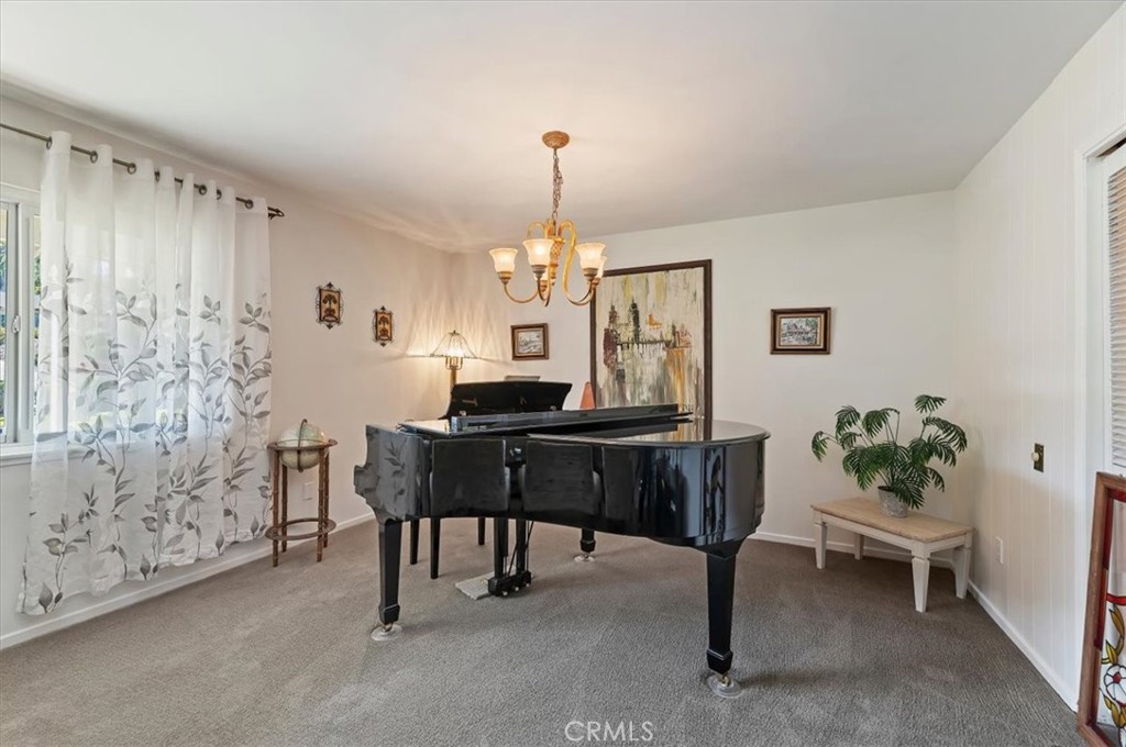 5296 Bronson Way Riverside, CA 92506 - Photo 13 of 46