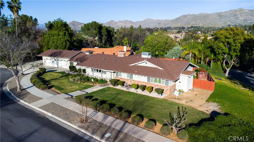 5296 Bronson Way Riverside, CA 92506 - Photo 2 of 46