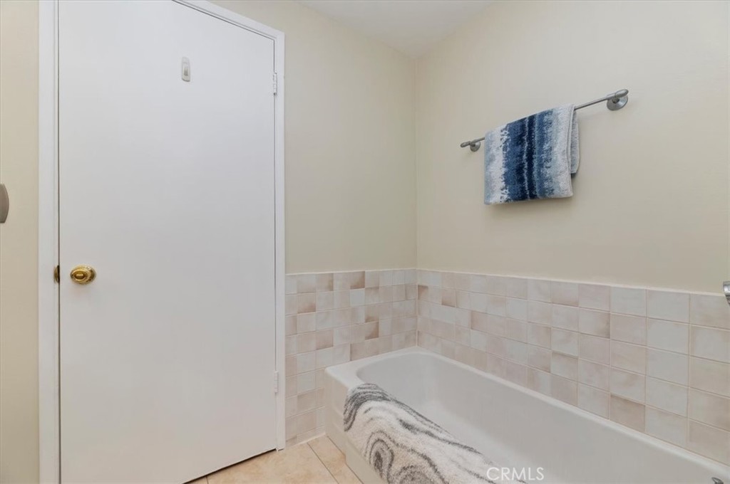 5296 Bronson Way Riverside, CA 92506 - Photo 29 of 46