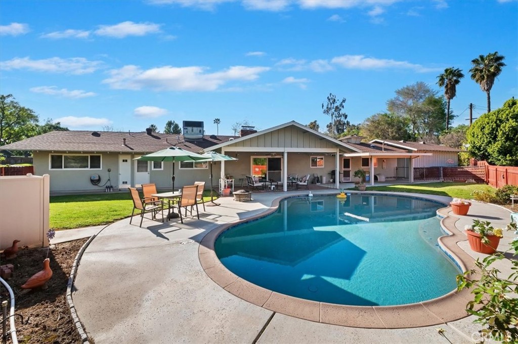 5296 Bronson Way Riverside, CA 92506 - Photo 37 of 46