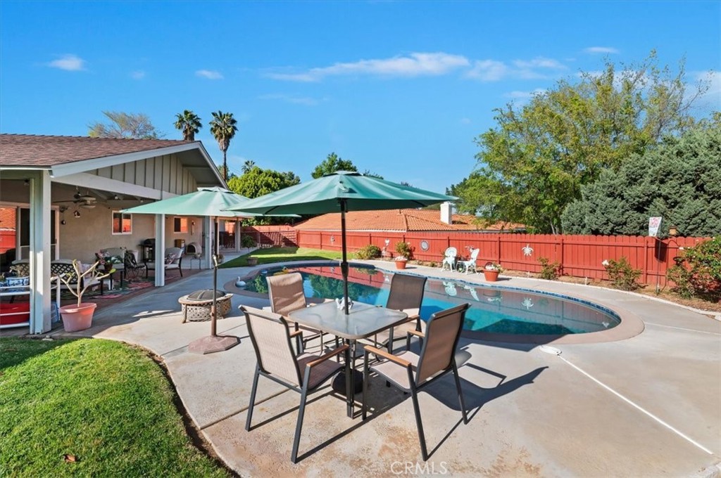 5296 Bronson Way Riverside, CA 92506 - Photo 38 of 46