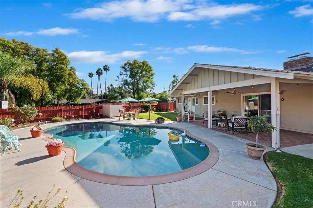 5296 Bronson Way Riverside, CA 92506 - Photo 39 of 46