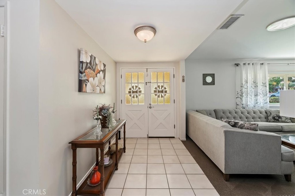 5296 Bronson Way Riverside, CA 92506 - Photo 8 of 46