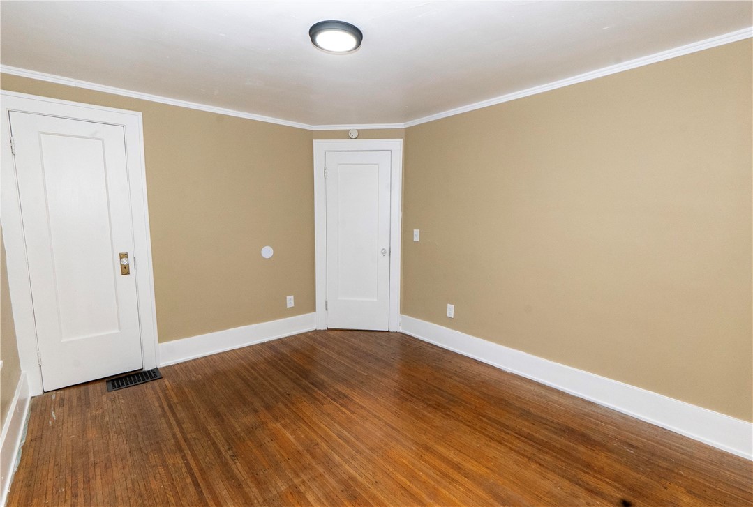 337 Thurston Road Rochester, NY 14619 - Photo 17 of 21