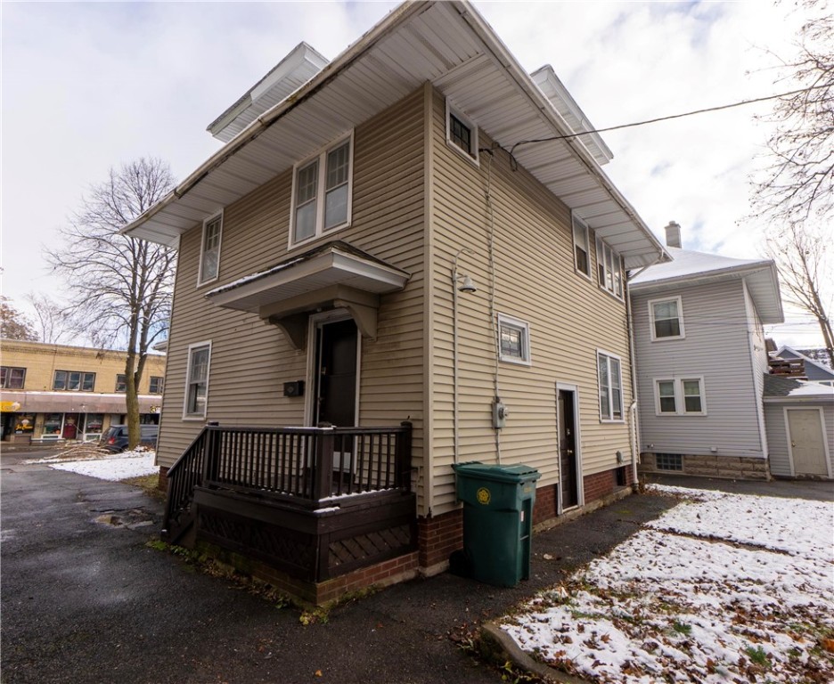 337 Thurston Road Rochester, NY 14619 - Photo 3 of 21