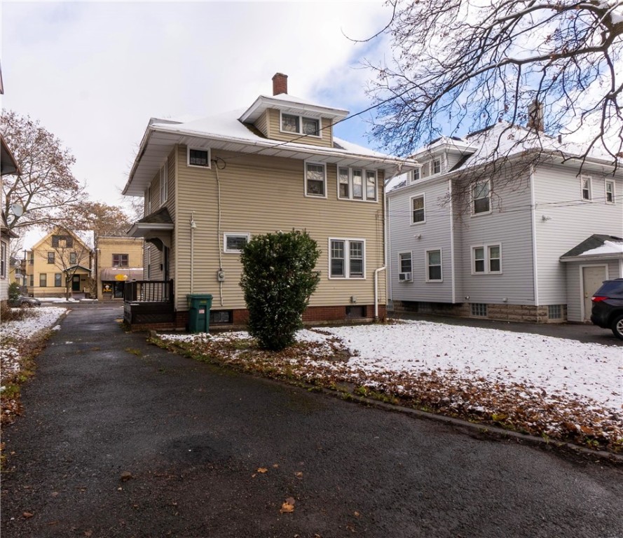 337 Thurston Road Rochester, NY 14619 - Photo 4 of 21