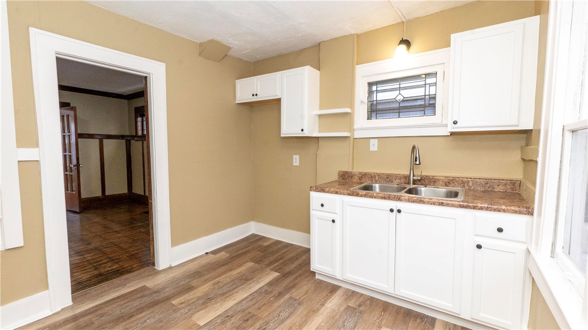 337 Thurston Road Rochester, NY 14619 - Photo 10 of 21