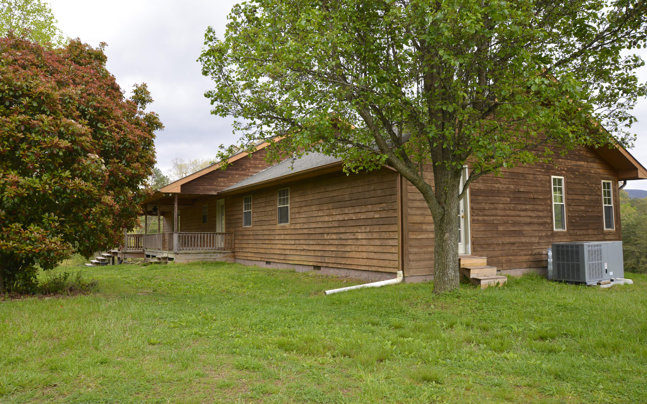 136 Herman Smith Road Pikeville, TN 37367 - Photo 18 of 27 Side View