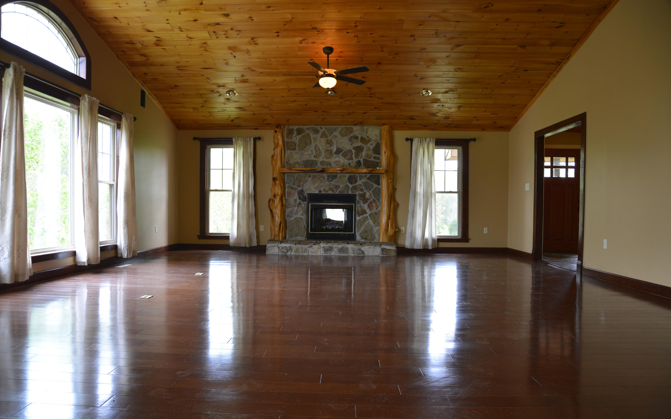 136 Herman Smith Road Pikeville, TN 37367 - Photo 4 of 27 Great Room