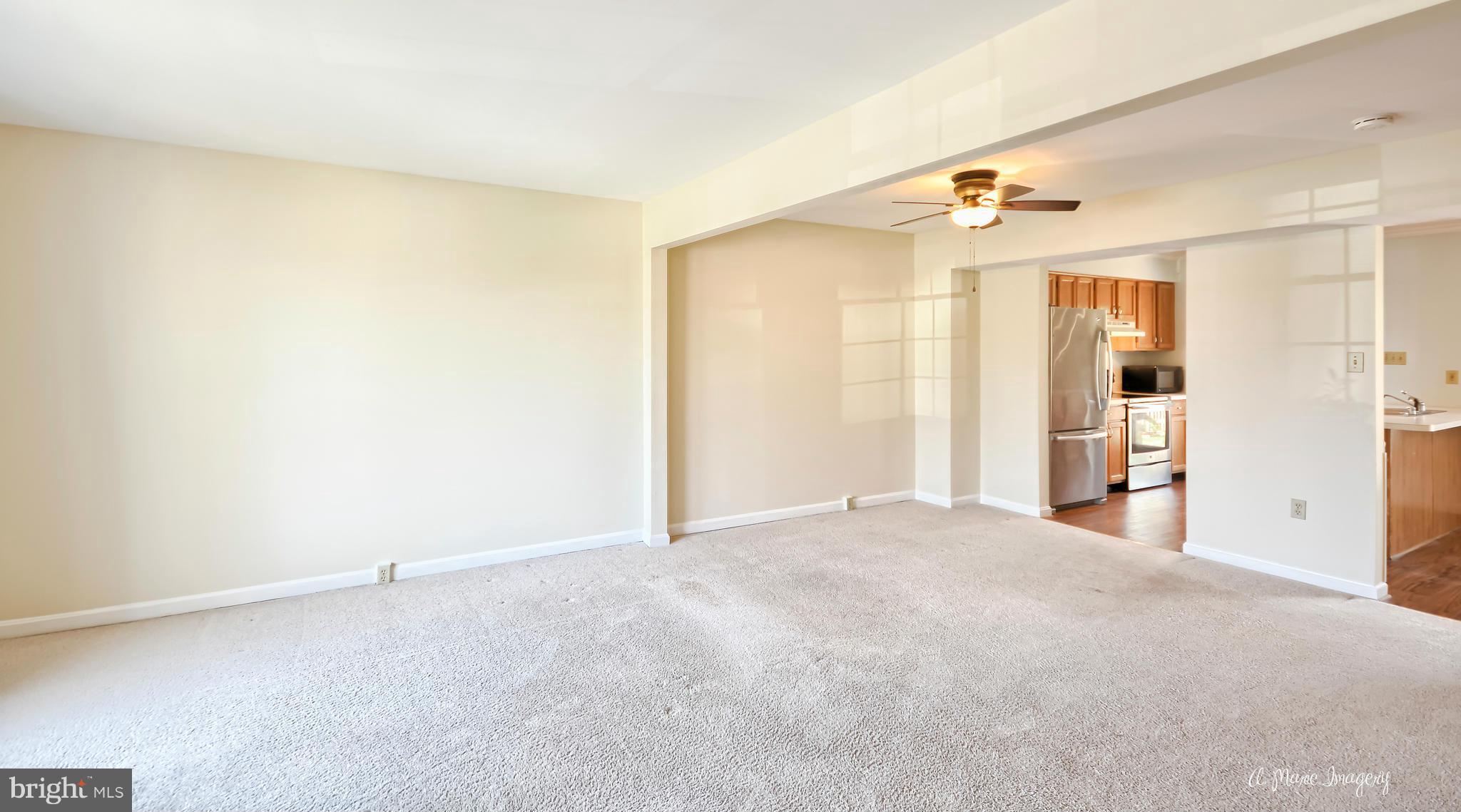 2433 Prentice Court Frederick, MD 21702 - Photo 3 of 30 Family Room