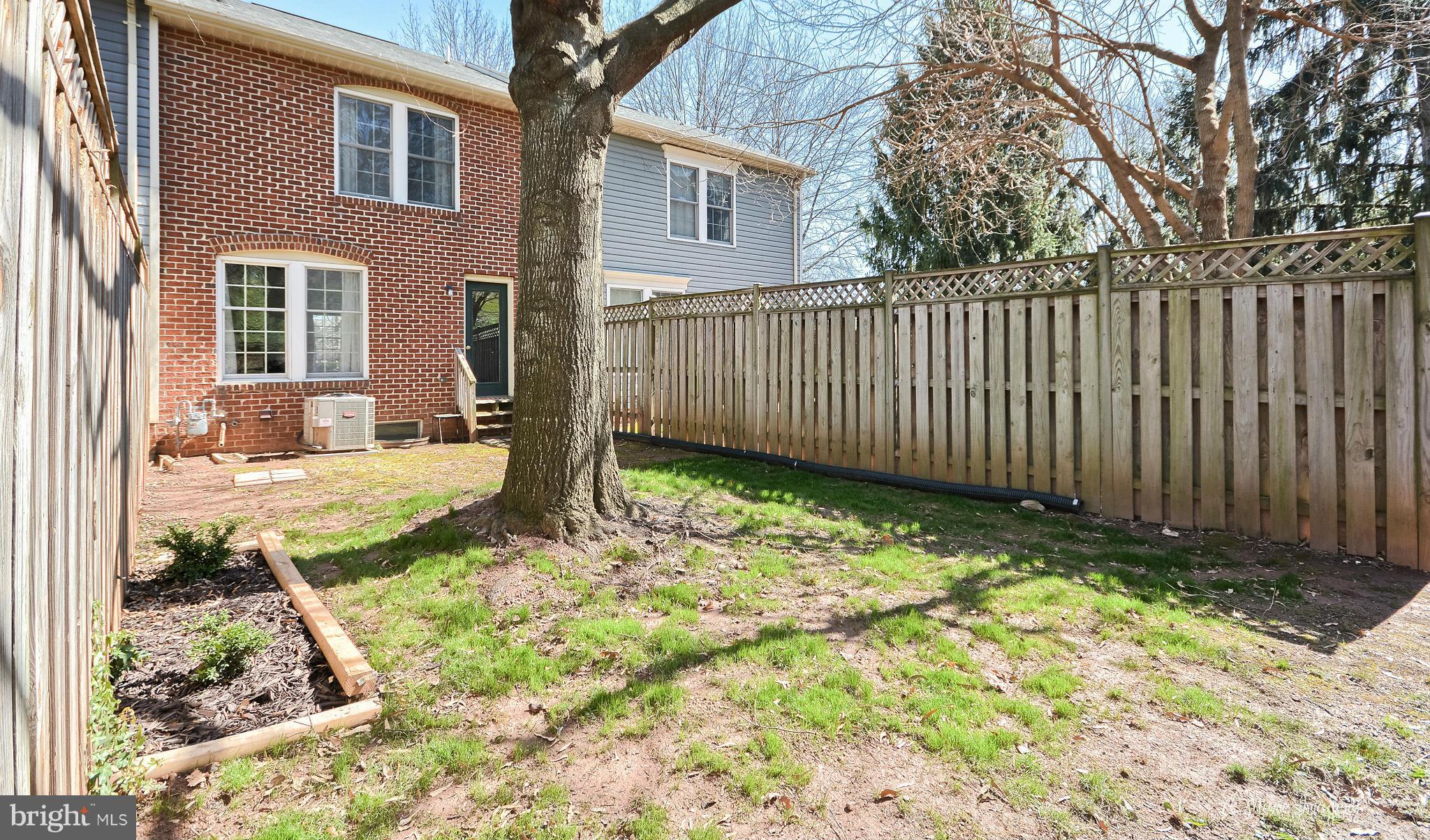 2433 Prentice Court Frederick, MD 21702 - Photo 27 of 30 Exterior (Rear)