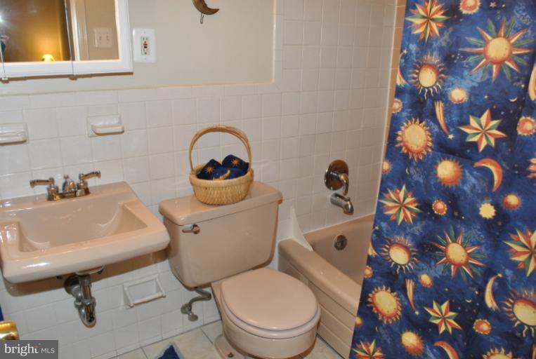 1917 Lyttonsville Road Silver Spring, MD 20910 - Photo 11 of 18 Bath