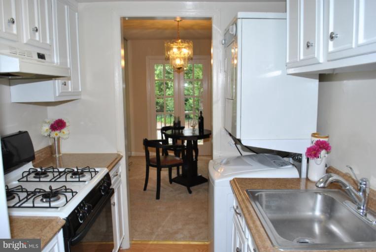 1917 Lyttonsville Road Silver Spring, MD 20910 - Photo 10 of 18 Kitchen