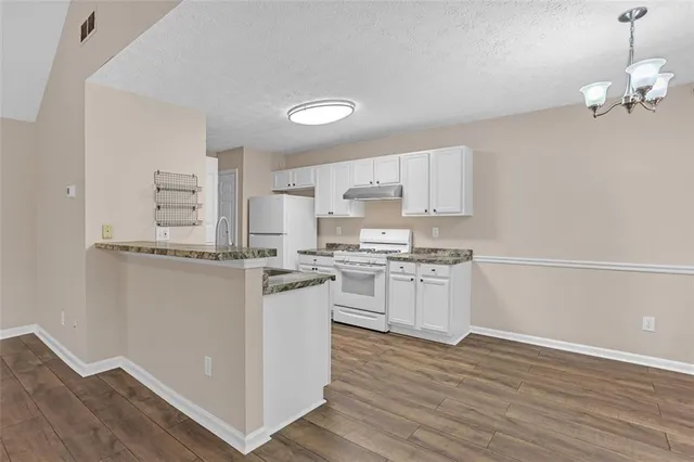 $1,895 | 1315 Sweetwater Court, McDonough, GA 30253