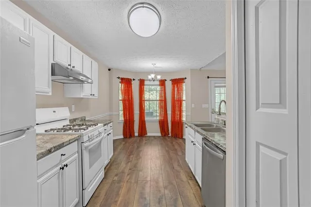 $1,895 | 1315 Sweetwater Court, McDonough, GA 30253