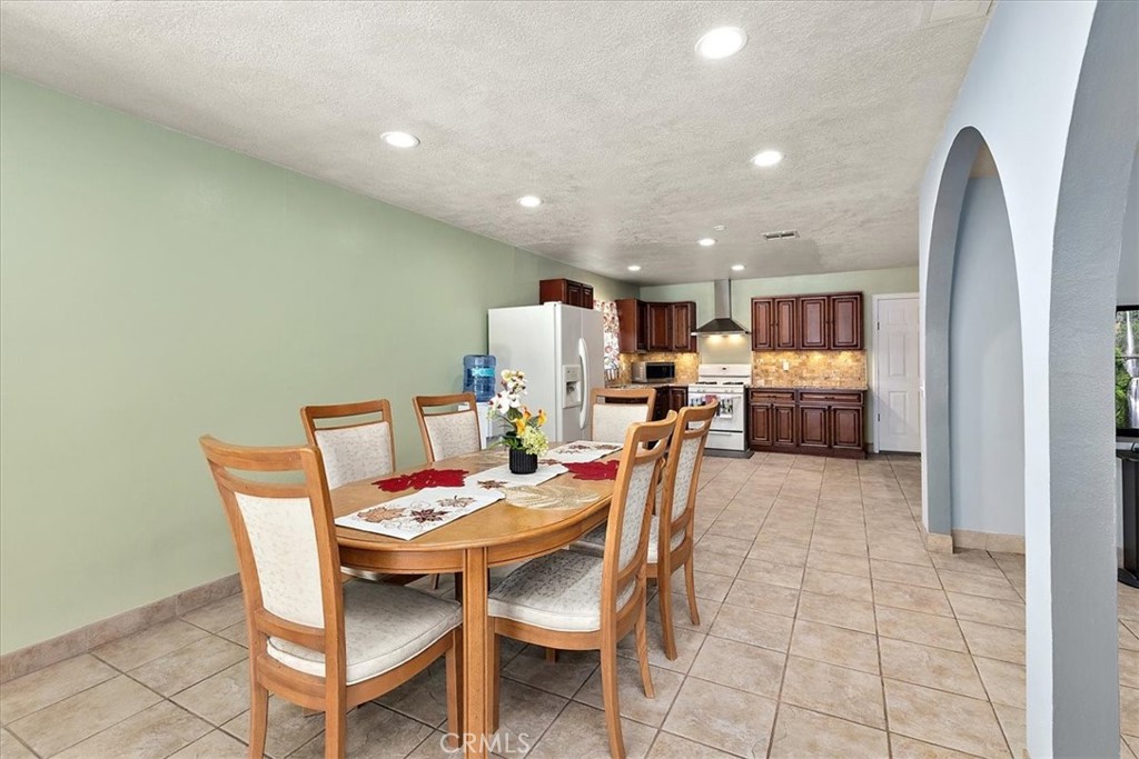 2914 West Wilson Street Banning, CA 92220 - Photo 8 of 31 a view of a dining room with furniture