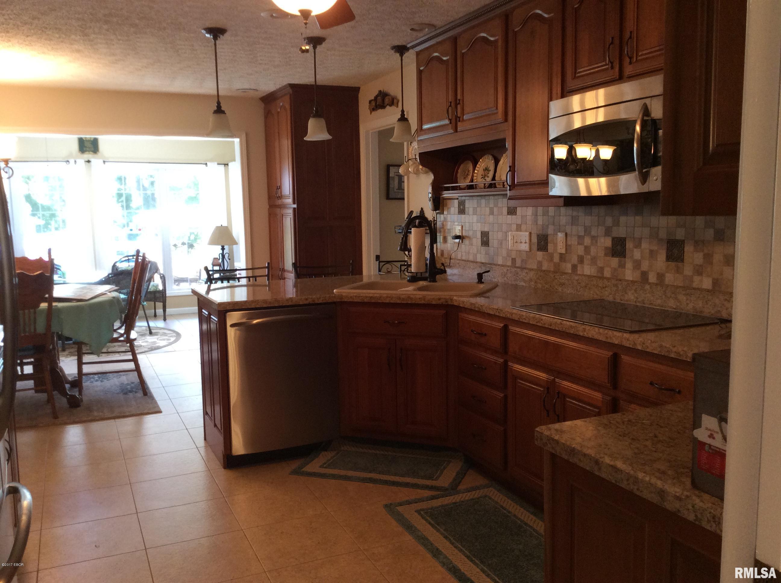 4519 East Richview Road Mount Vernon, IL 62864 - Photo 5 of 50