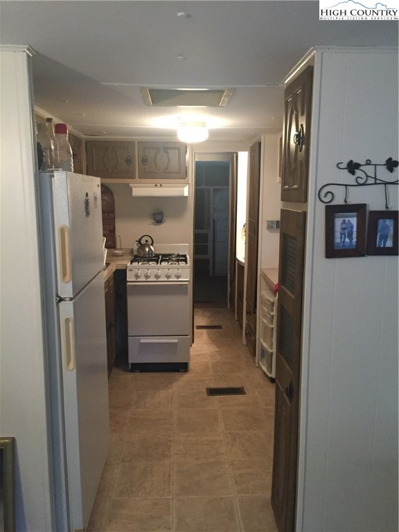 429 Windridge Road Newland, NC 28657 - Photo 7 of 9 Gallery Image 7