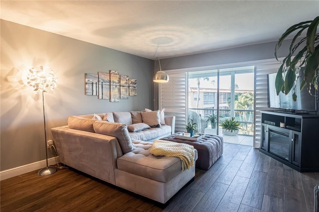 1983 Southwest Palm City Road, Unit J Stuart, FL 34994 - Photo 7 of 54 Photo 7