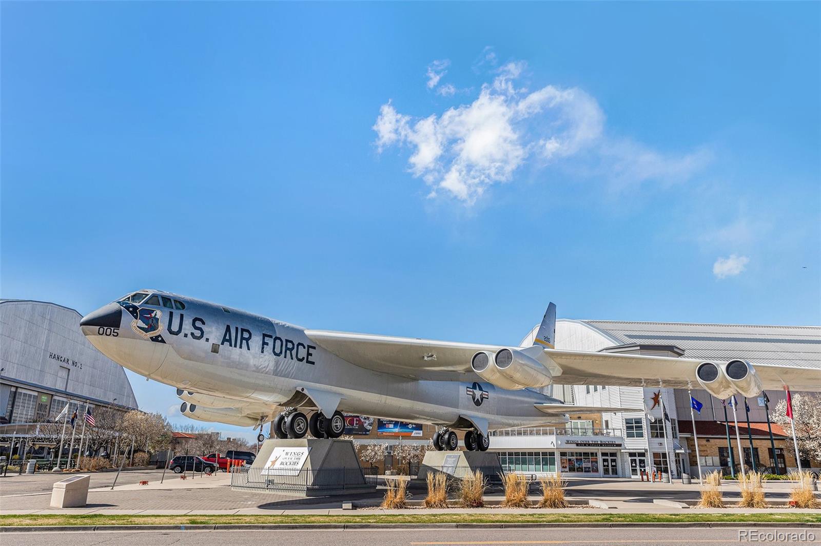 529 Uinta Way Denver, CO 80230 - Photo 32 of 37 a view of a large building