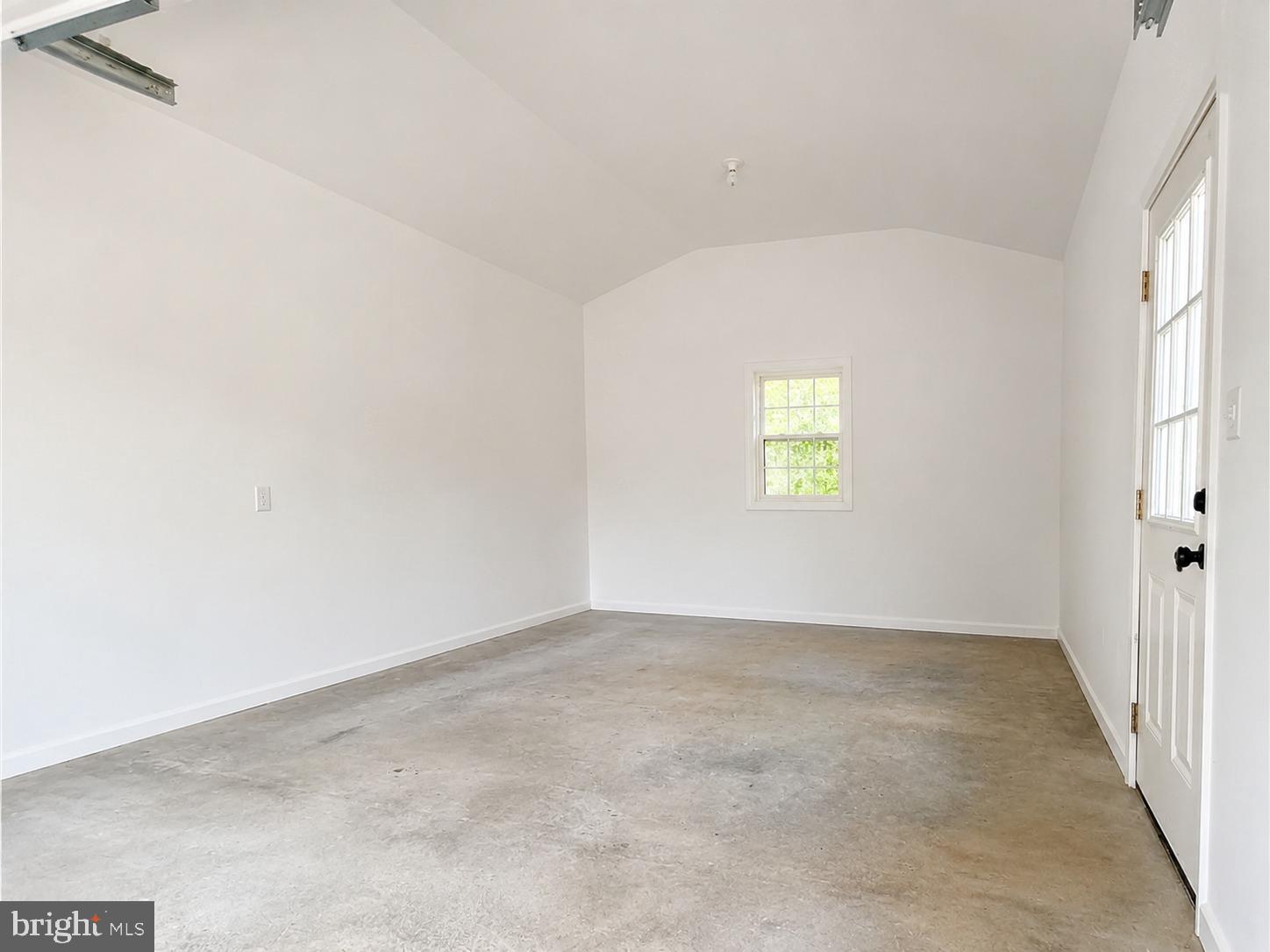 2208 Cartersville Road Mineral, VA 23117 - Photo 36 of 44 Spacious, airy room with natural light.