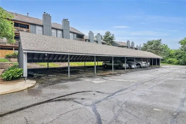 $175,000 | 12722 West 110th Terrace, Overland Park, KS 66210