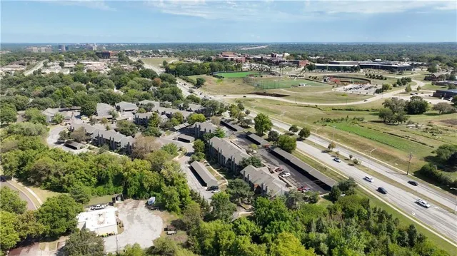 $175,000 | 12722 West 110th Terrace, Overland Park, KS 66210