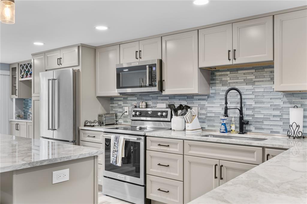 1 Windrush Boulevard, Unit 51 Indian Rocks Beach, FL 33785 - Photo 5 of 28