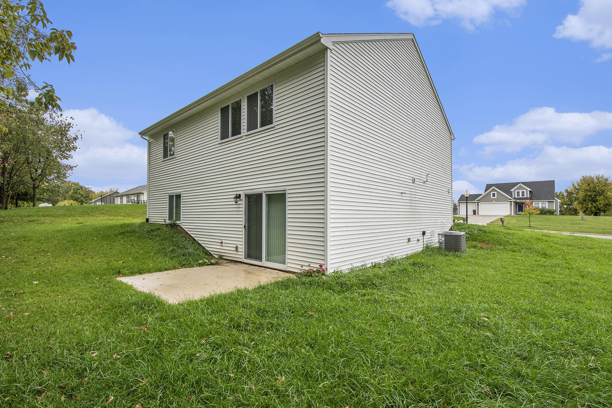 709 Skyview Trail Ionia, MI 48846 - Photo 25 of 28 TBR001-i2060-Rear Elevation WO