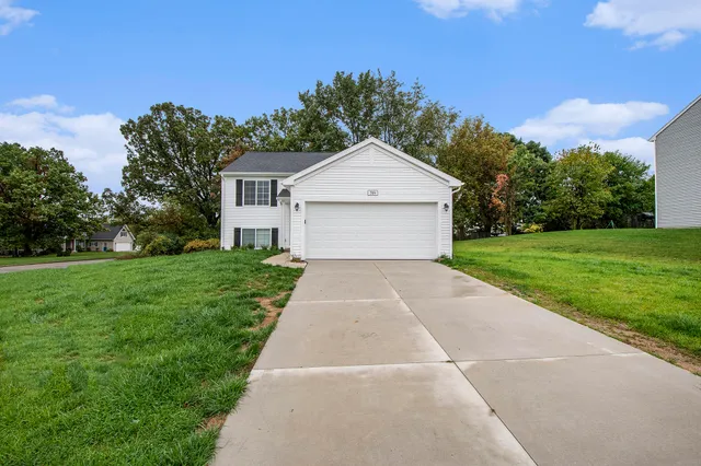 $299,900 | 709 Skyview Trail, Ionia, MI 48846