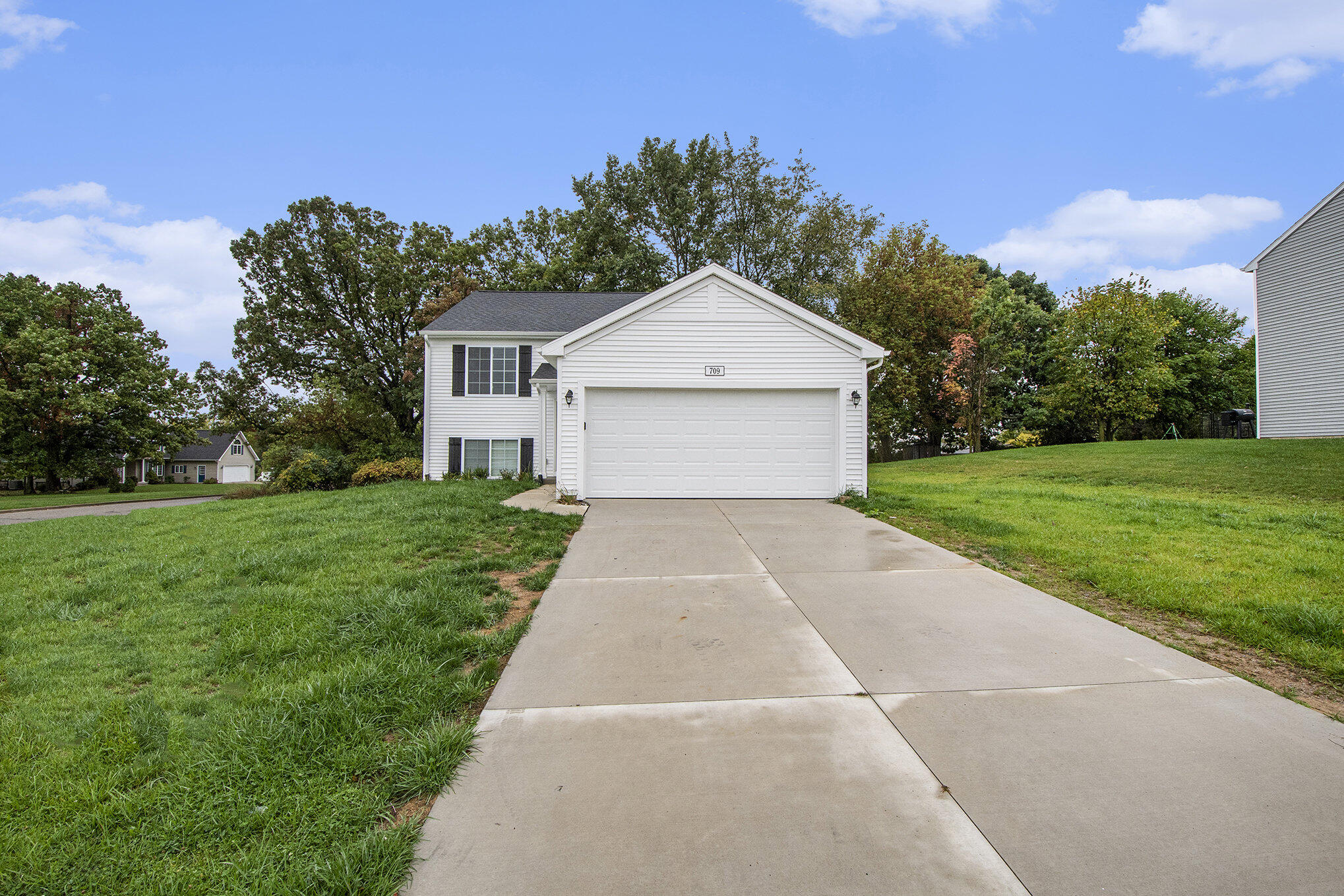 709 Skyview Trail Ionia, MI 48846 - Photo 4 of 28 TBR001-i2060-Exterior2