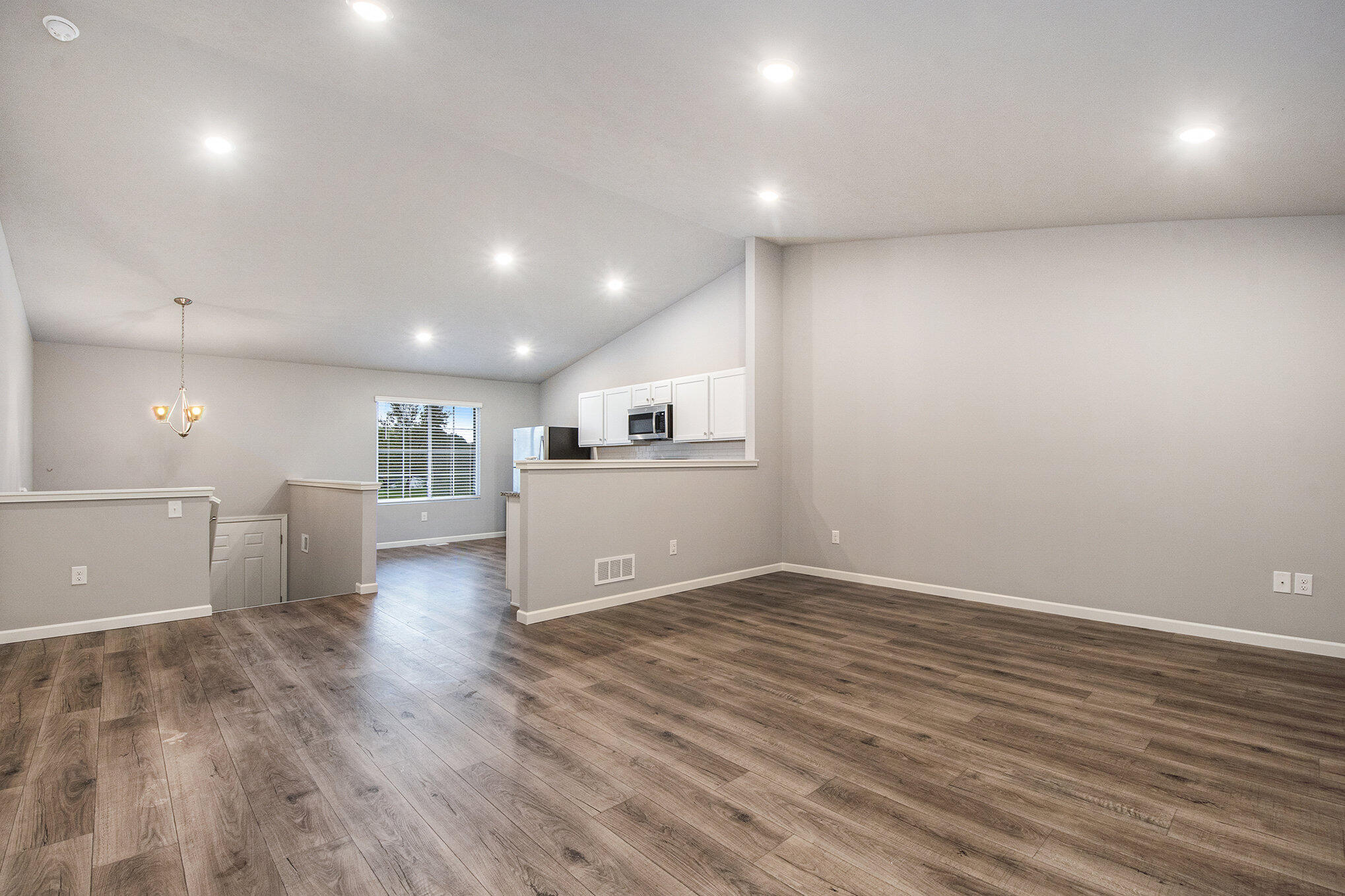 709 Skyview Trail Ionia, MI 48846 - Photo 8 of 28 TBR001-i2060-Great Room1