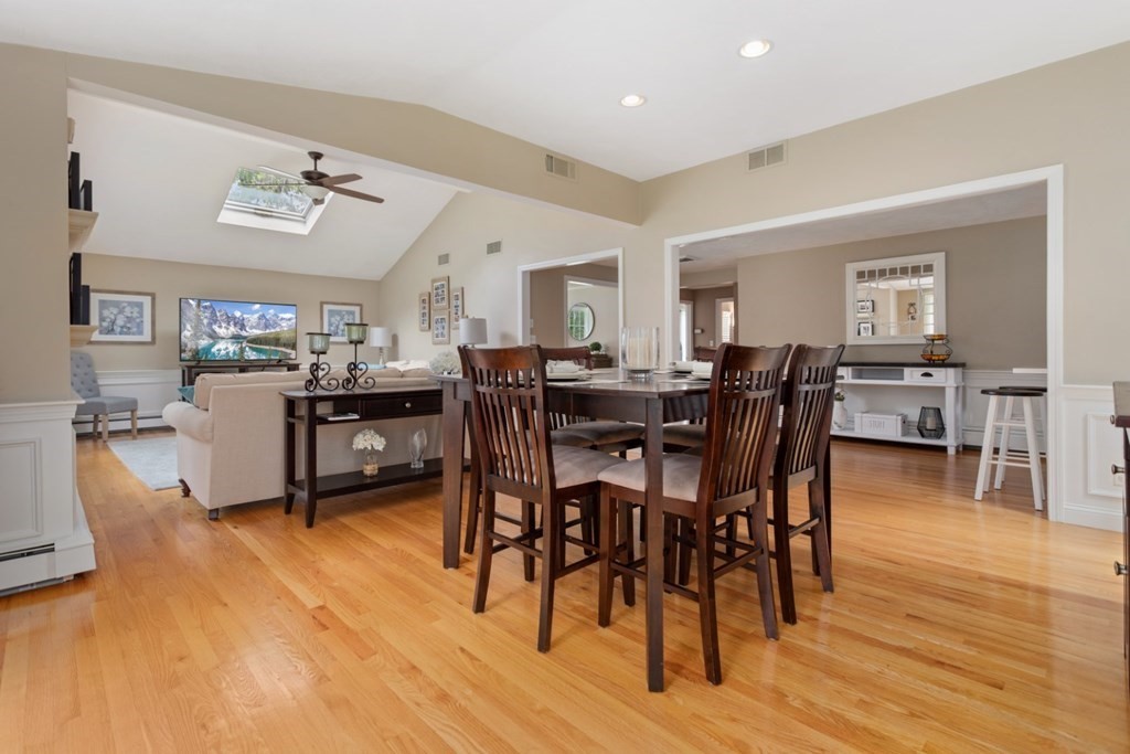 123 Locksley Road Lynnfield, MA 01940 - Photo 13 of 42 Gallery Image 13