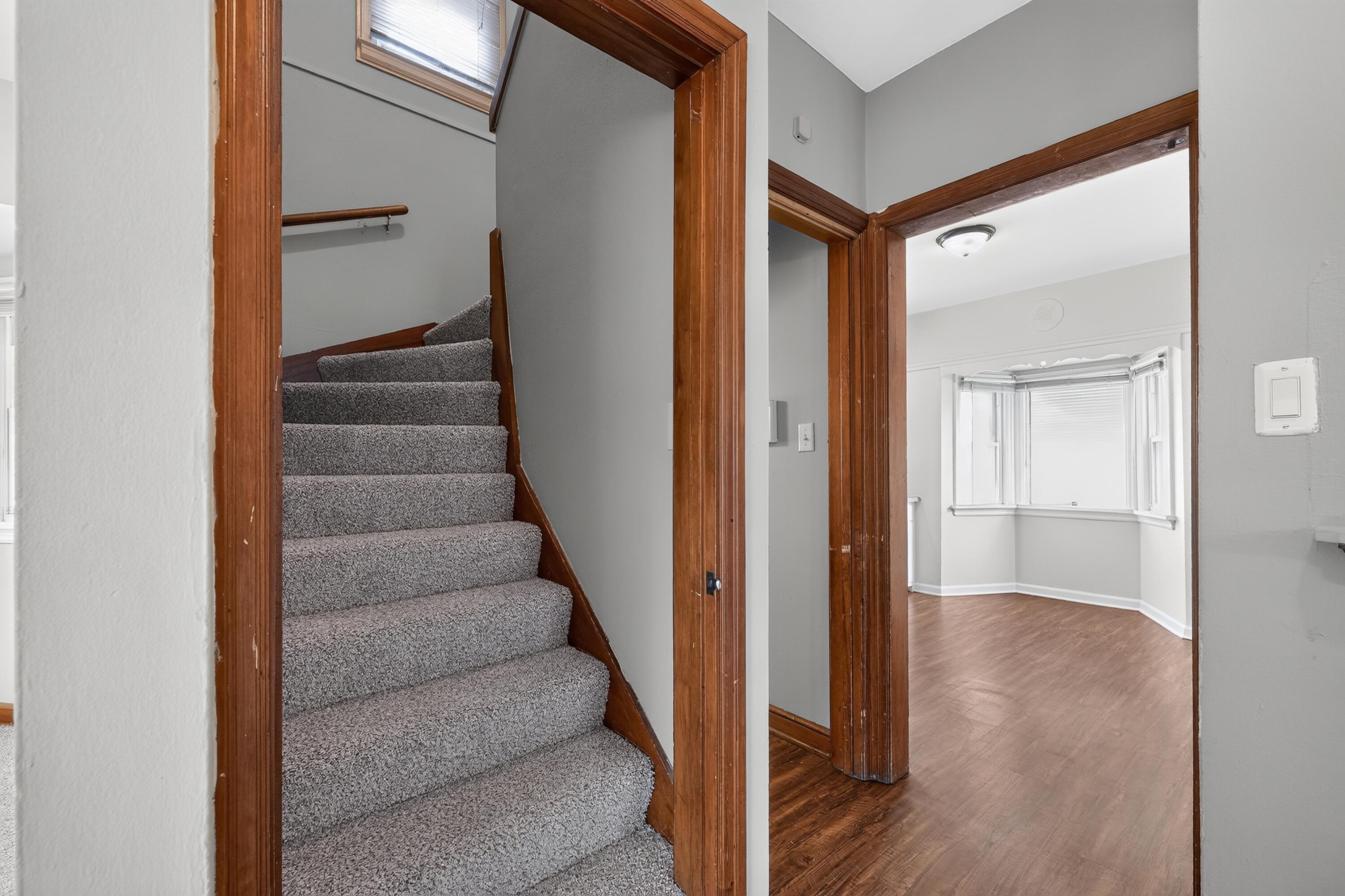 4109 North 39th Street Milwaukee, WI 53216 - Photo 12 of 37 12_4109_N_39th_St-Foyer-8776