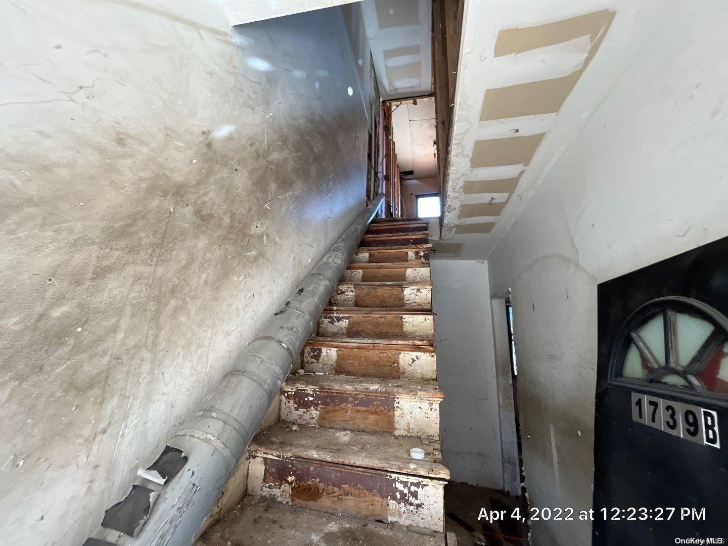 1737 Pacific Street Brooklyn, NY 11213 - Photo 2 of 5 a view of entryway