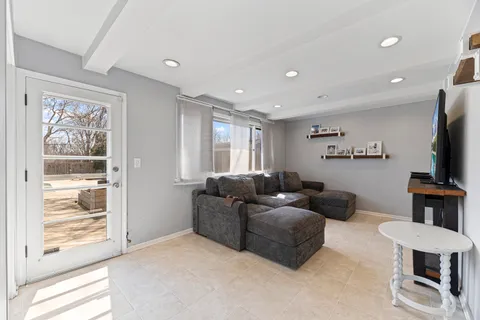 $750,000 | 31 Mulberry E Road, Deerfield, IL 60015