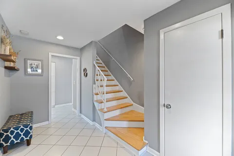 $750,000 | 31 Mulberry E Road, Deerfield, IL 60015