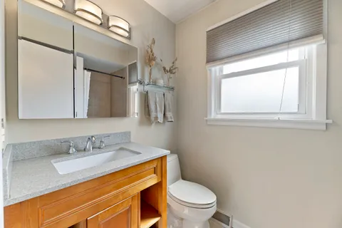 $750,000 | 31 Mulberry E Road, Deerfield, IL 60015