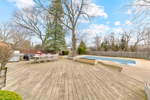 $750,000 | 31 Mulberry E Road, Deerfield, IL 60015